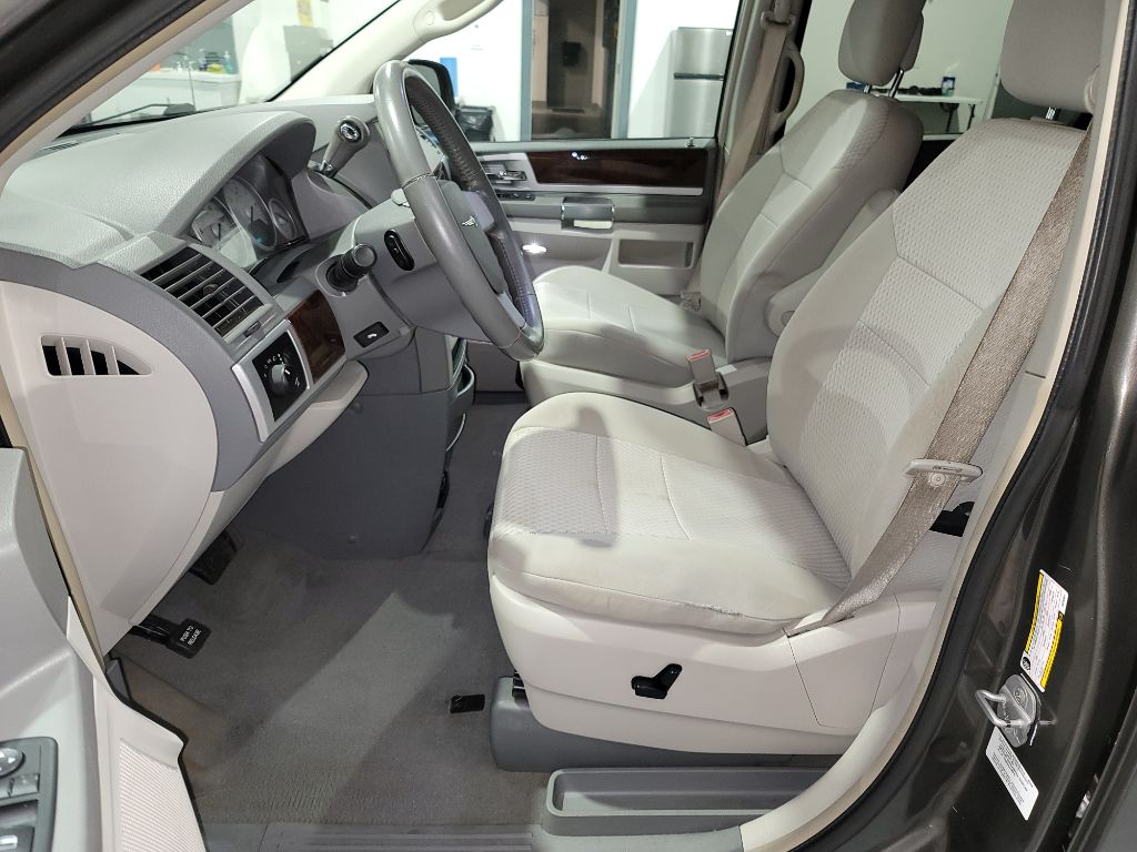 2010 Chrysler Town & Country Touring photo
