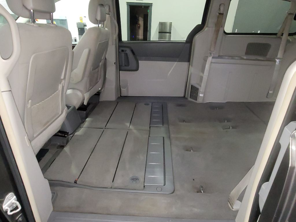 2010 Chrysler Town & Country Touring photo