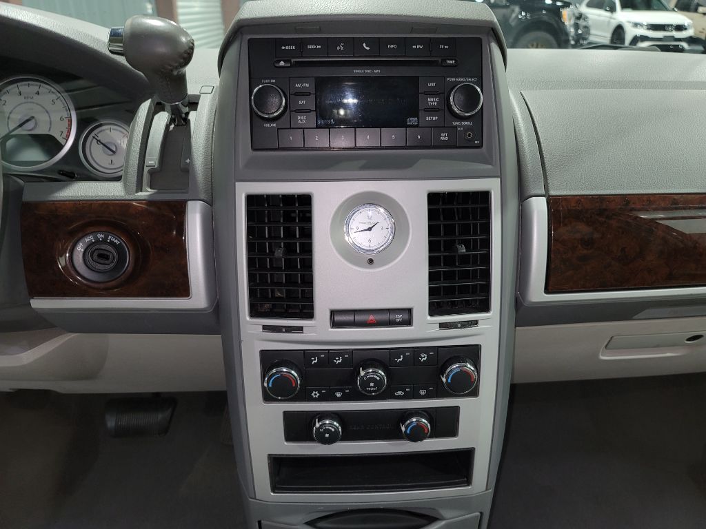 2010 Chrysler Town & Country Touring photo