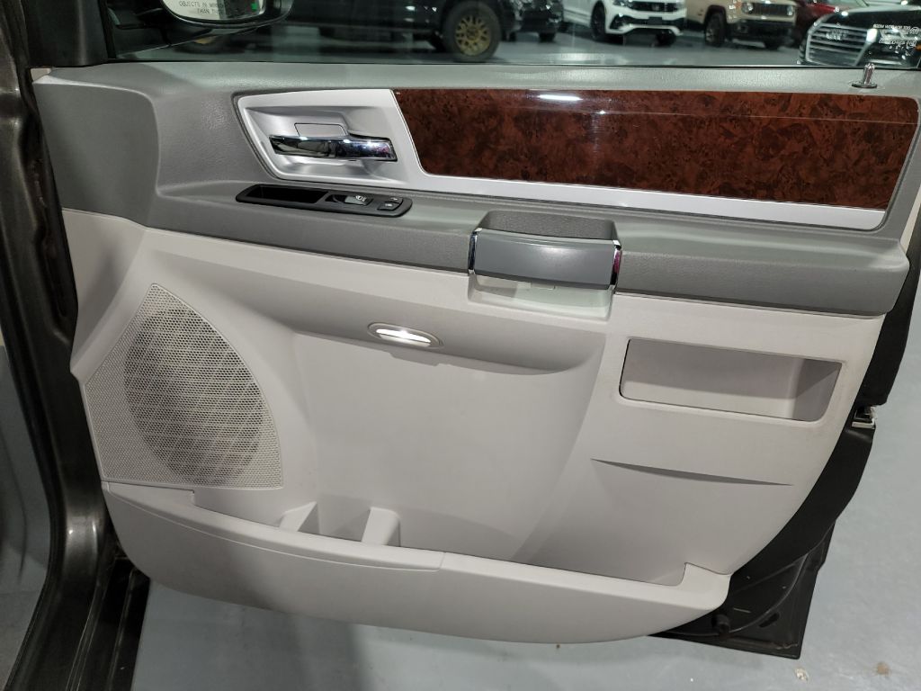 2010 Chrysler Town & Country Touring photo