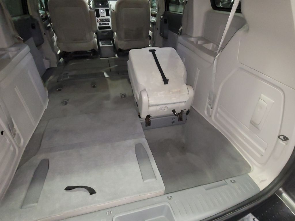 2010 Chrysler Town & Country Touring photo