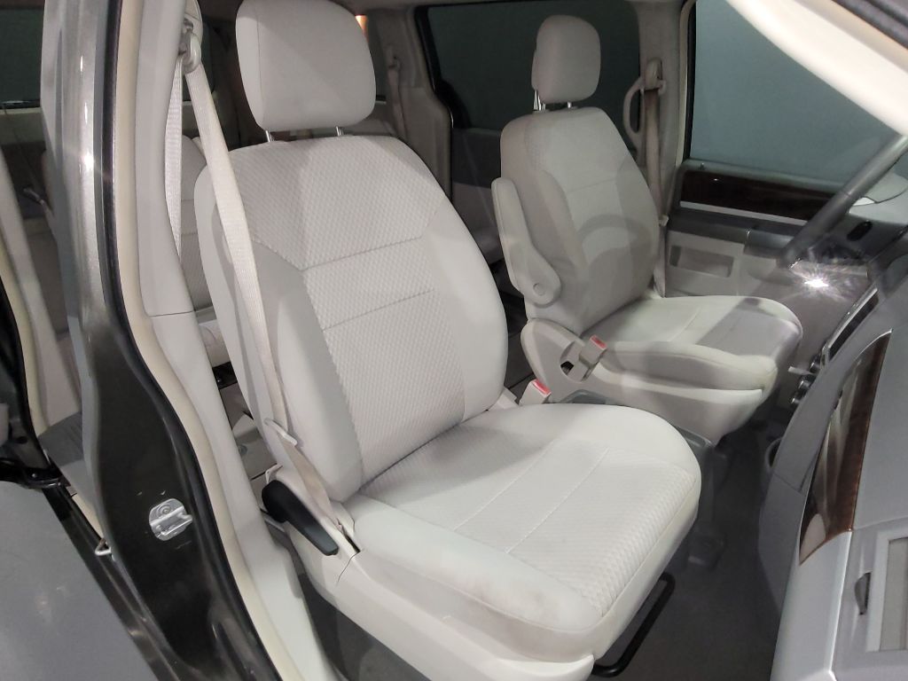 2010 Chrysler Town & Country Touring photo