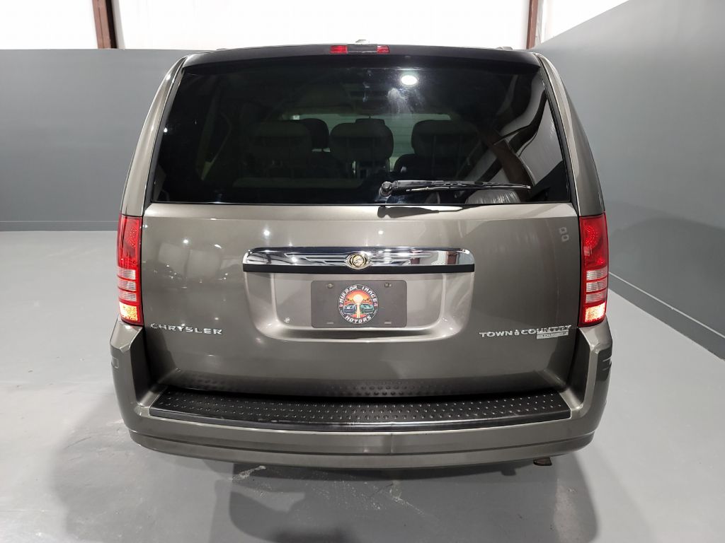 2010 Chrysler Town & Country Touring photo