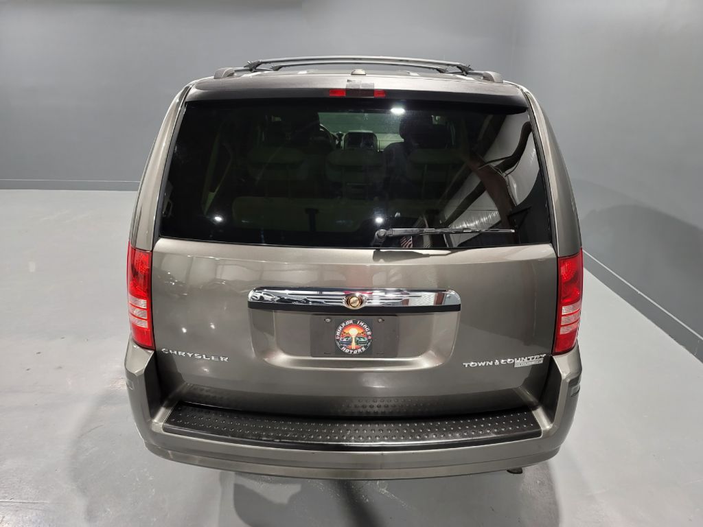 2010 Chrysler Town & Country Touring photo