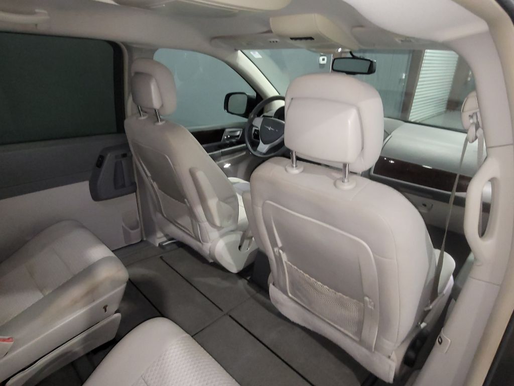 2010 Chrysler Town & Country Touring photo
