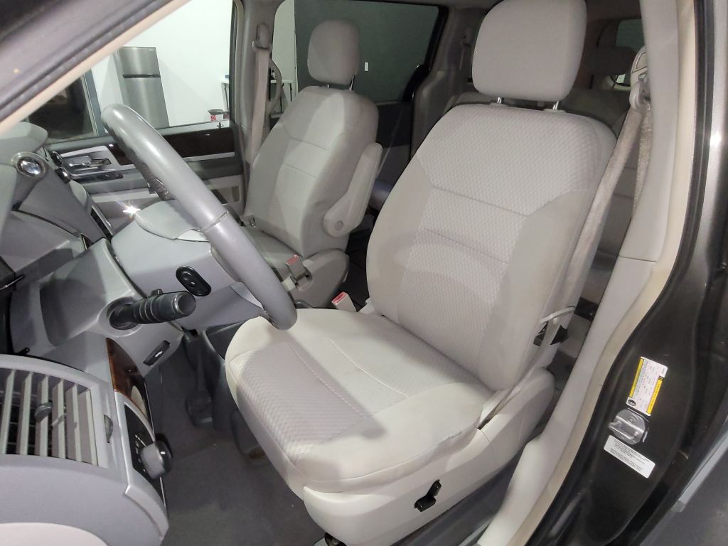2010 Chrysler Town & Country Touring photo