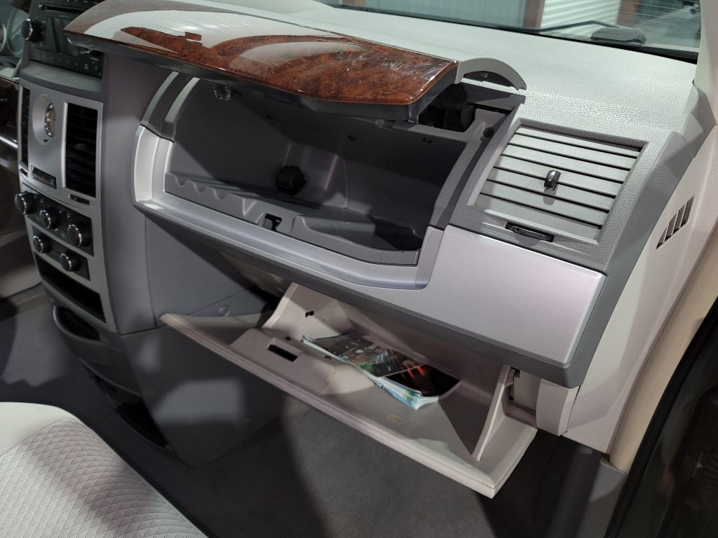 2010 Chrysler Town & Country Touring photo