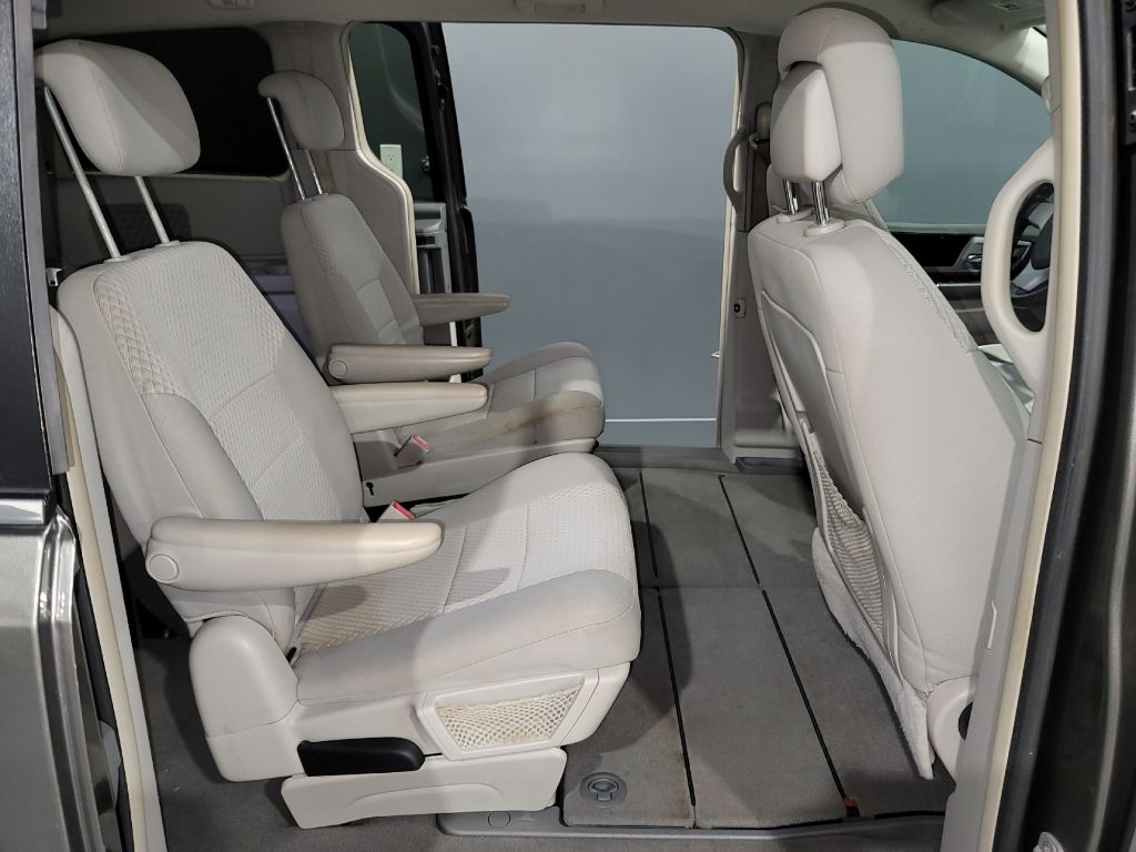 2010 Chrysler Town & Country Touring photo