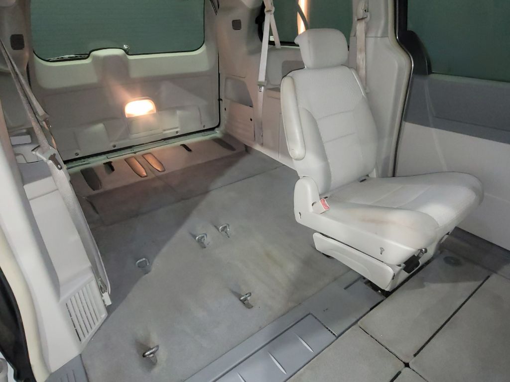 2010 Chrysler Town & Country Touring photo