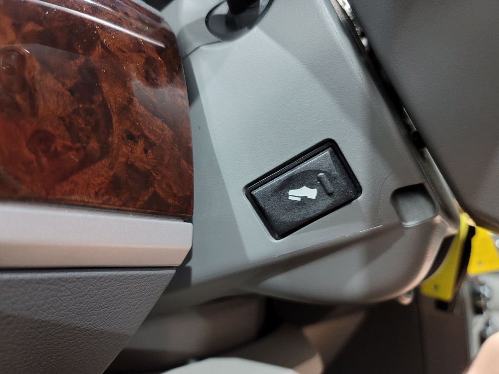 2010 Chrysler Town & Country Touring photo
