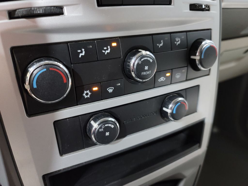 2010 Chrysler Town & Country Touring photo