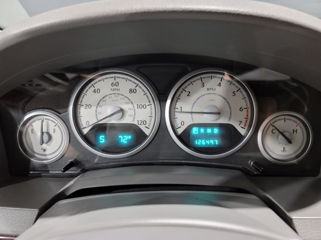 2010 Chrysler Town & Country Touring photo