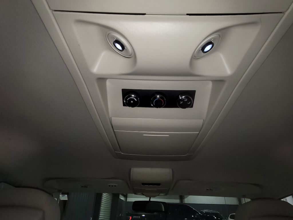 2010 Chrysler Town & Country Touring photo
