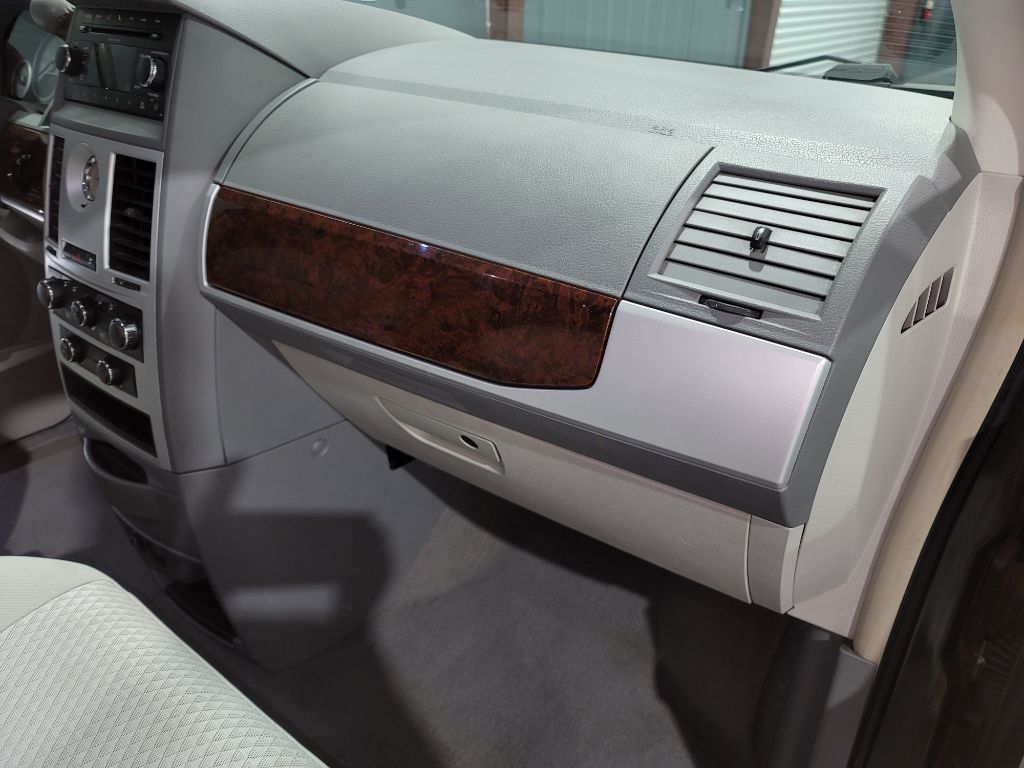 2010 Chrysler Town & Country Touring photo
