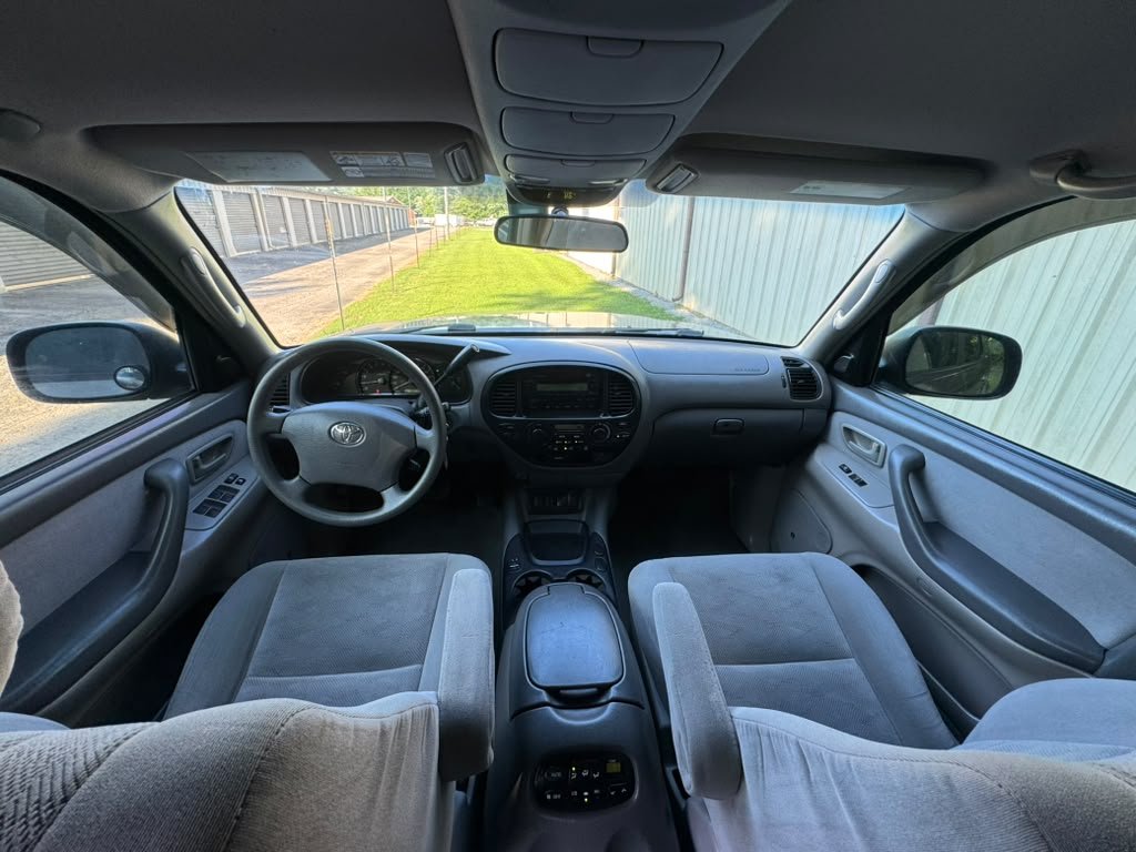 2006 Toyota Sequoia - $7,200