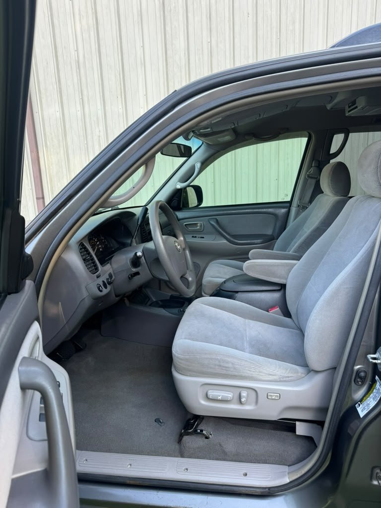 2006 Toyota Sequoia - $7,200
