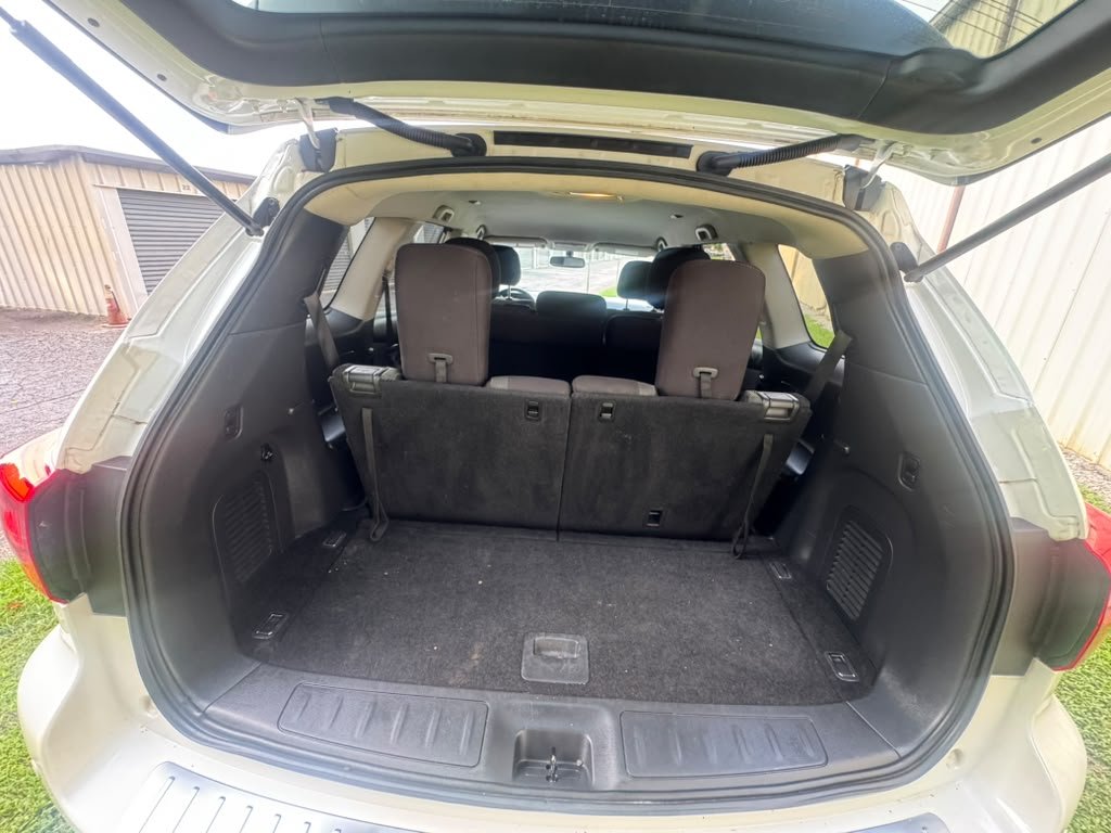 2017 Nissan Pathfinder - $7,300