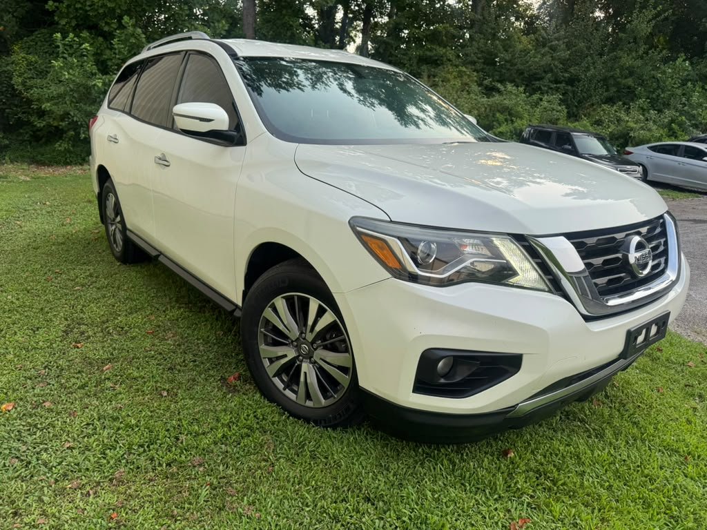 2017 Nissan Pathfinder - $7,300