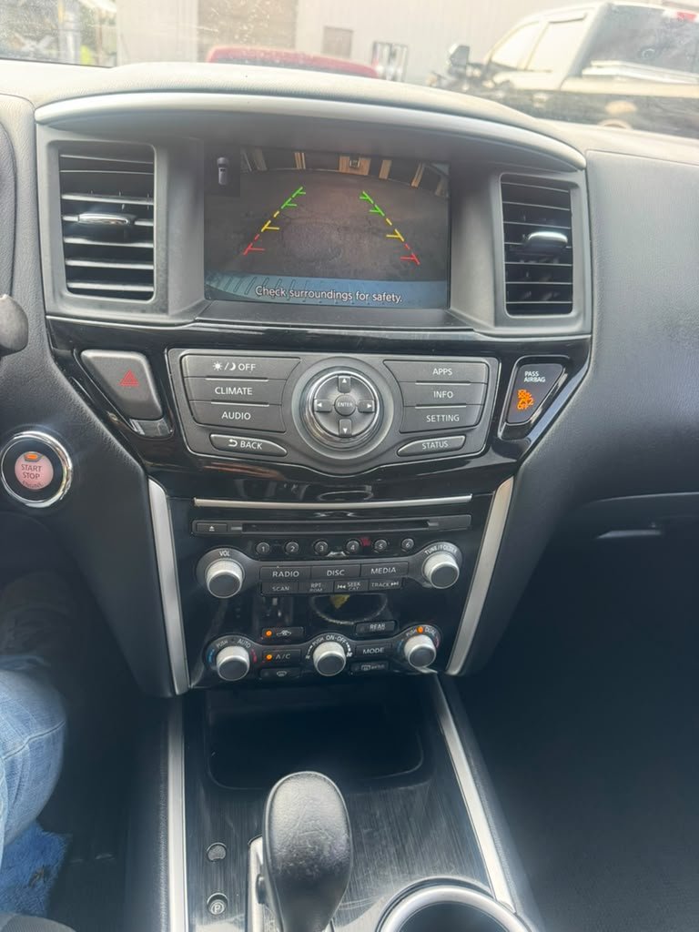 2017 Nissan Pathfinder - $7,300