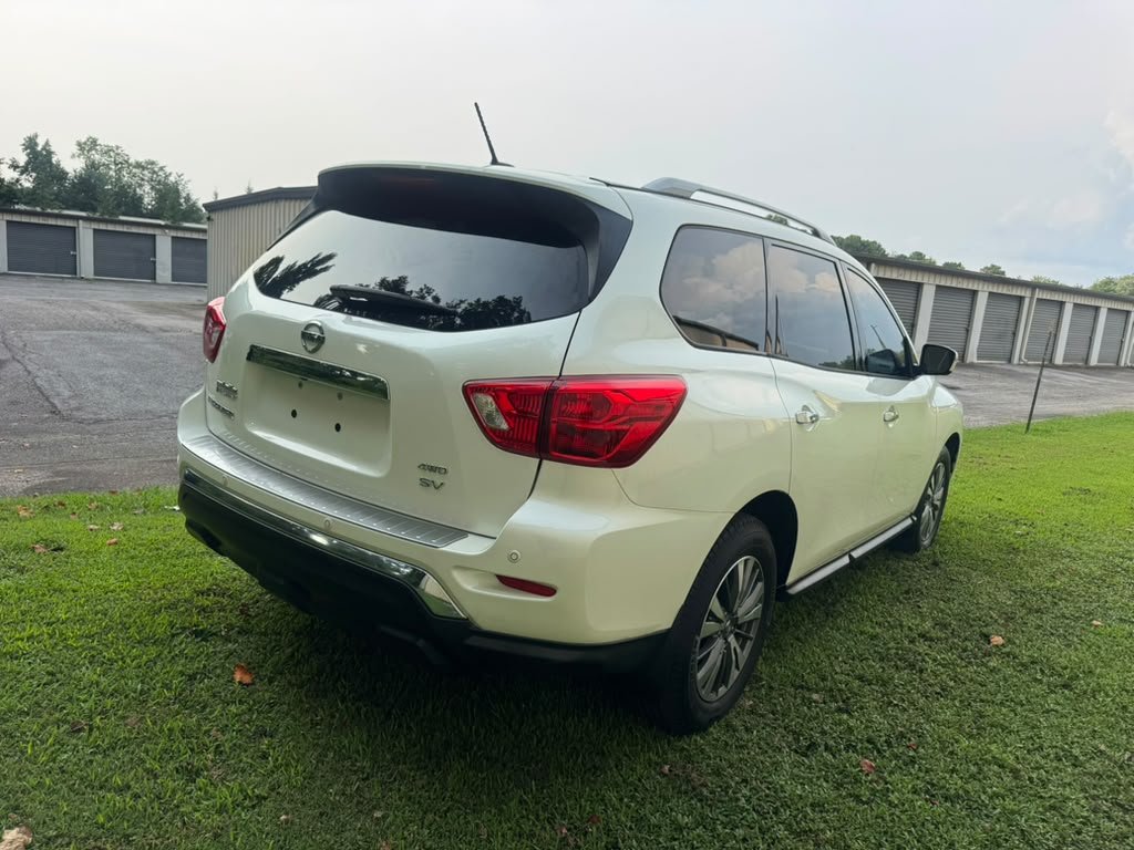 2017 Nissan Pathfinder - $7,300