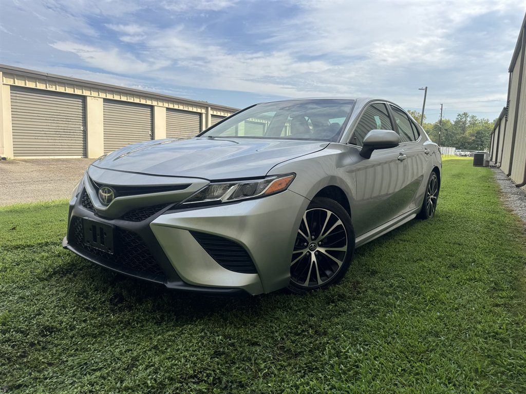 2019 Toyota Camry - $14,500
