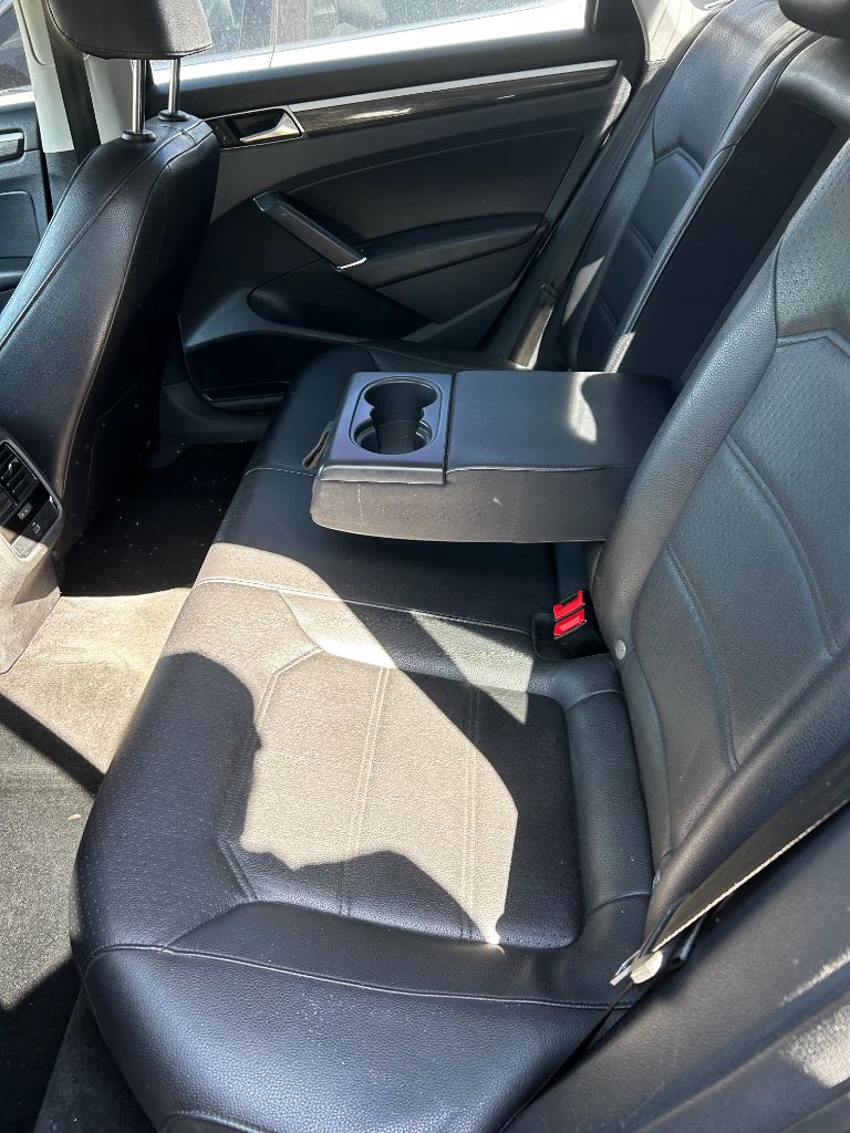 2017 Volkswagen Passat SE photo