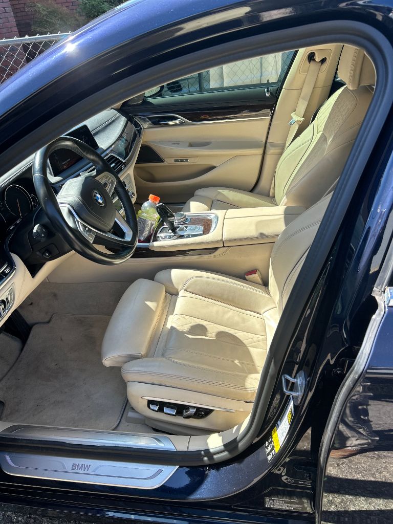 2016 BMW 7-Series 750xi photo