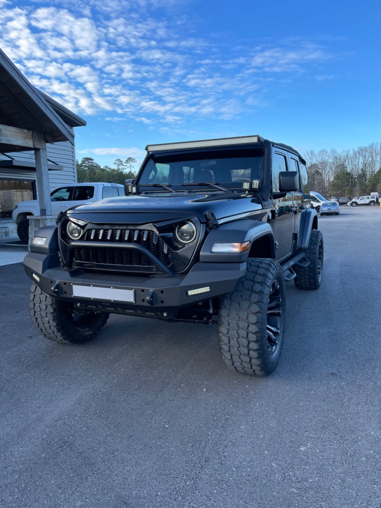 The 2019 Jeep Wrangler Unlimited Sport photos