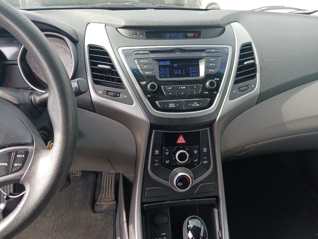 2014 Hyundai Elantra SE photo