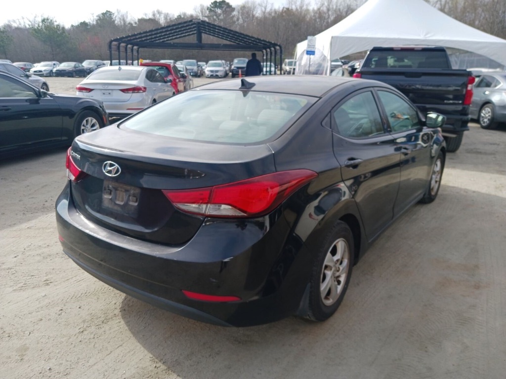 2014 Hyundai Elantra SE photo