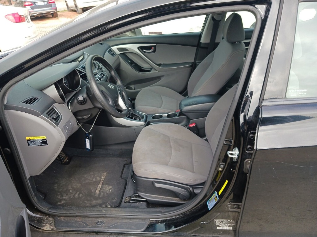 2014 Hyundai Elantra SE photo