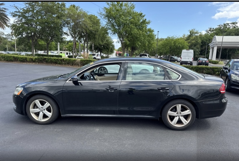 2012 Volkswagen Passat SE photo