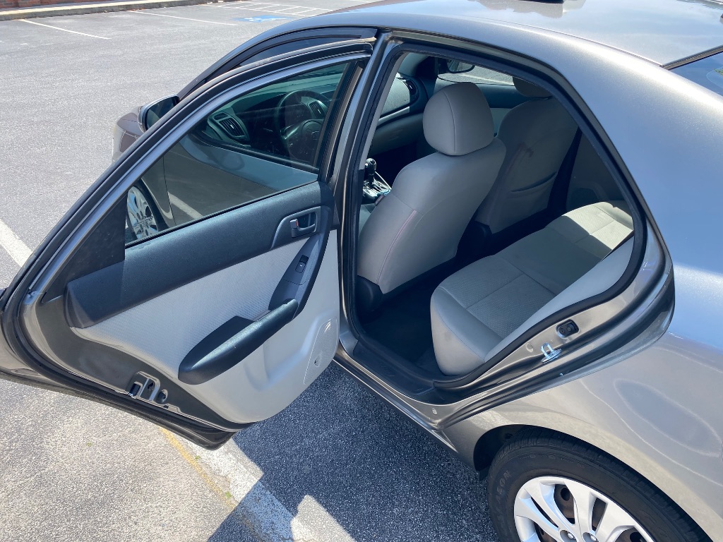 2011 Kia Forte EX photo