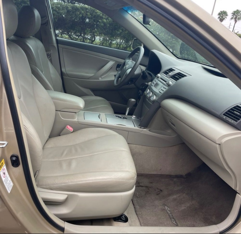 2011 Toyota Camry photo