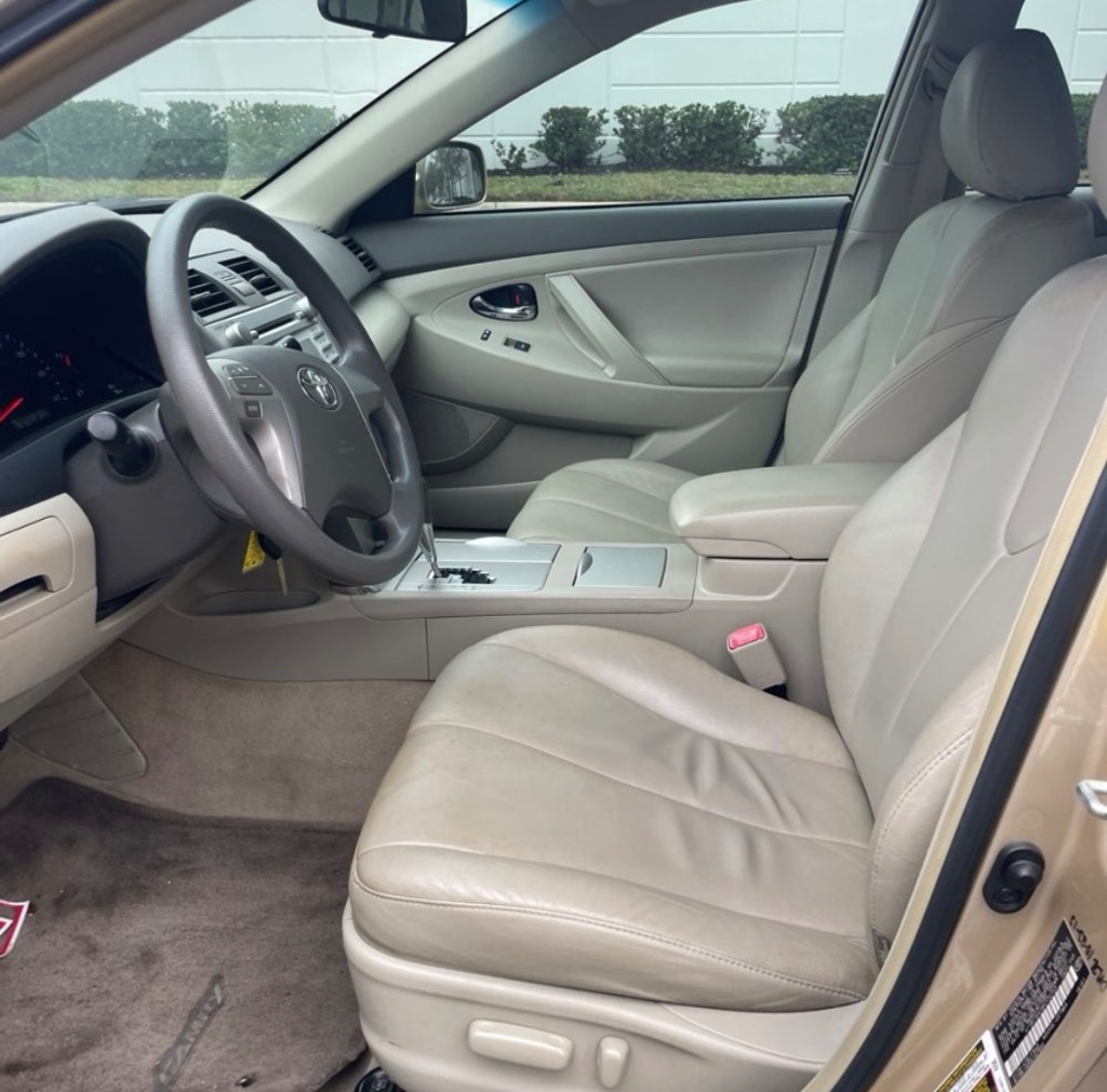 2011 Toyota Camry photo