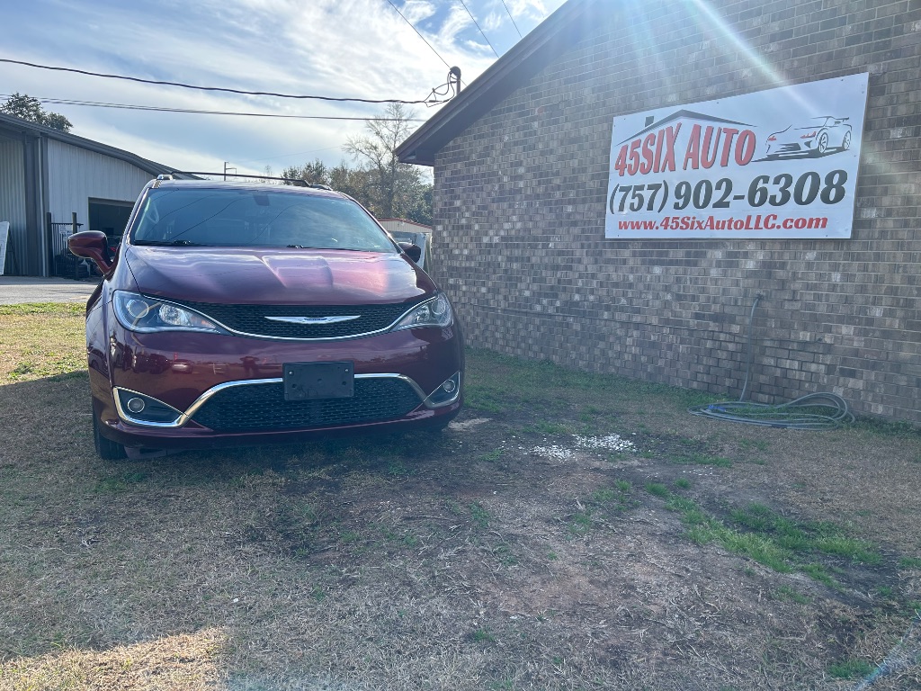 2018 Chrysler Pacifica Touring L photo