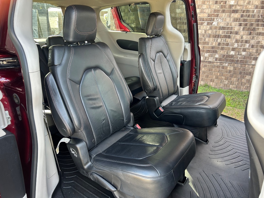 2018 Chrysler Pacifica Touring L photo