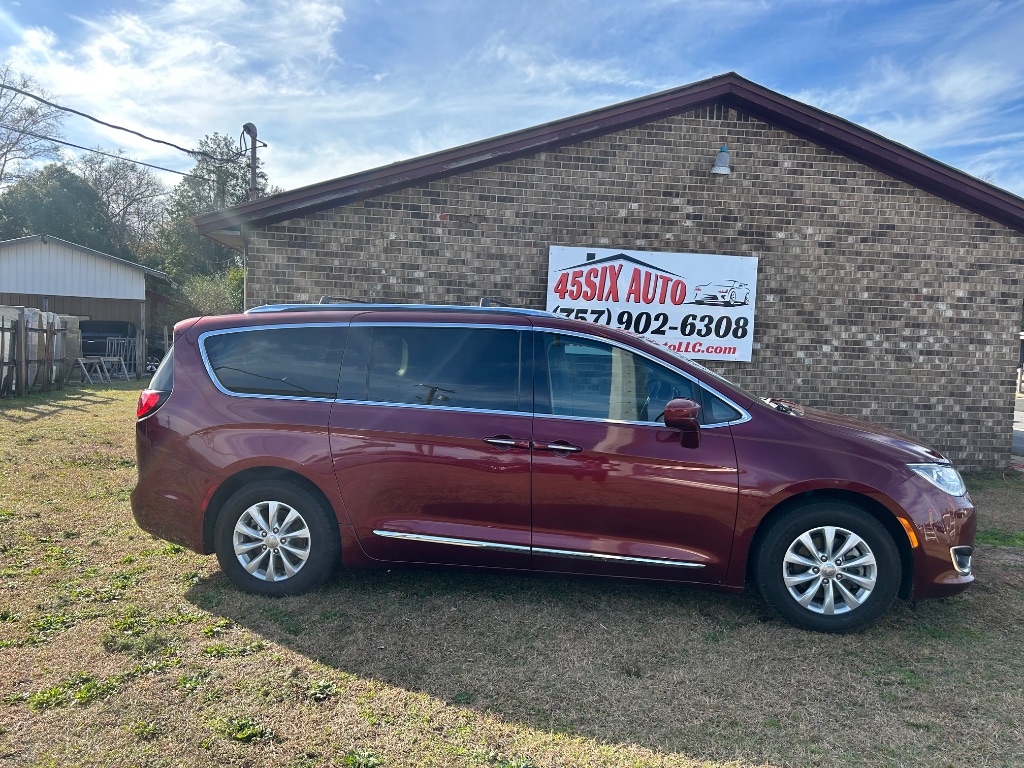 2018 Chrysler Pacifica Touring L photo