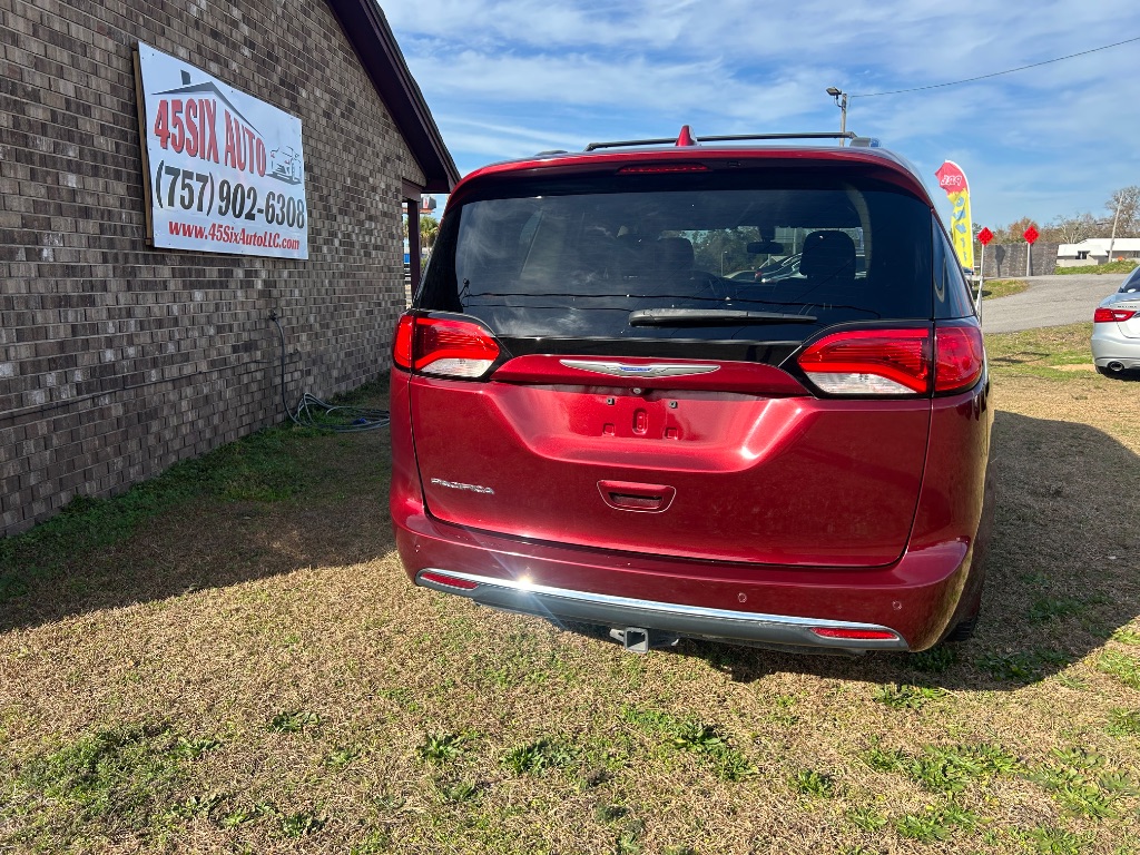 2018 Chrysler Pacifica Touring L photo