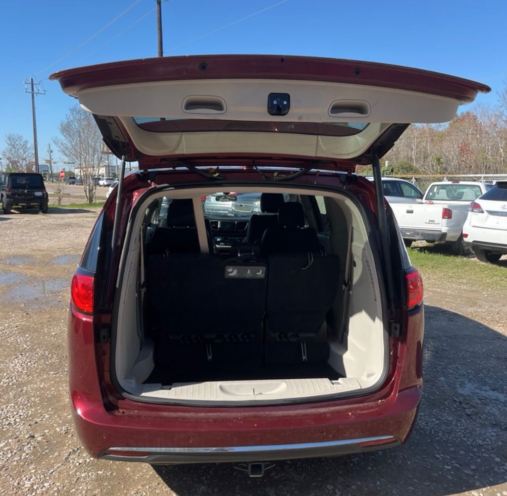 2018 Chrysler Pacifica Touring L photo