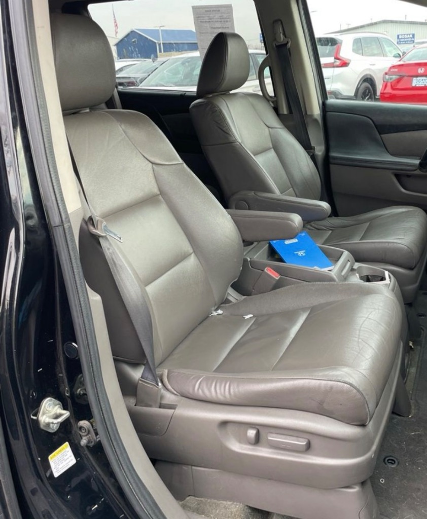 2014 Honda Odyssey Touring photo