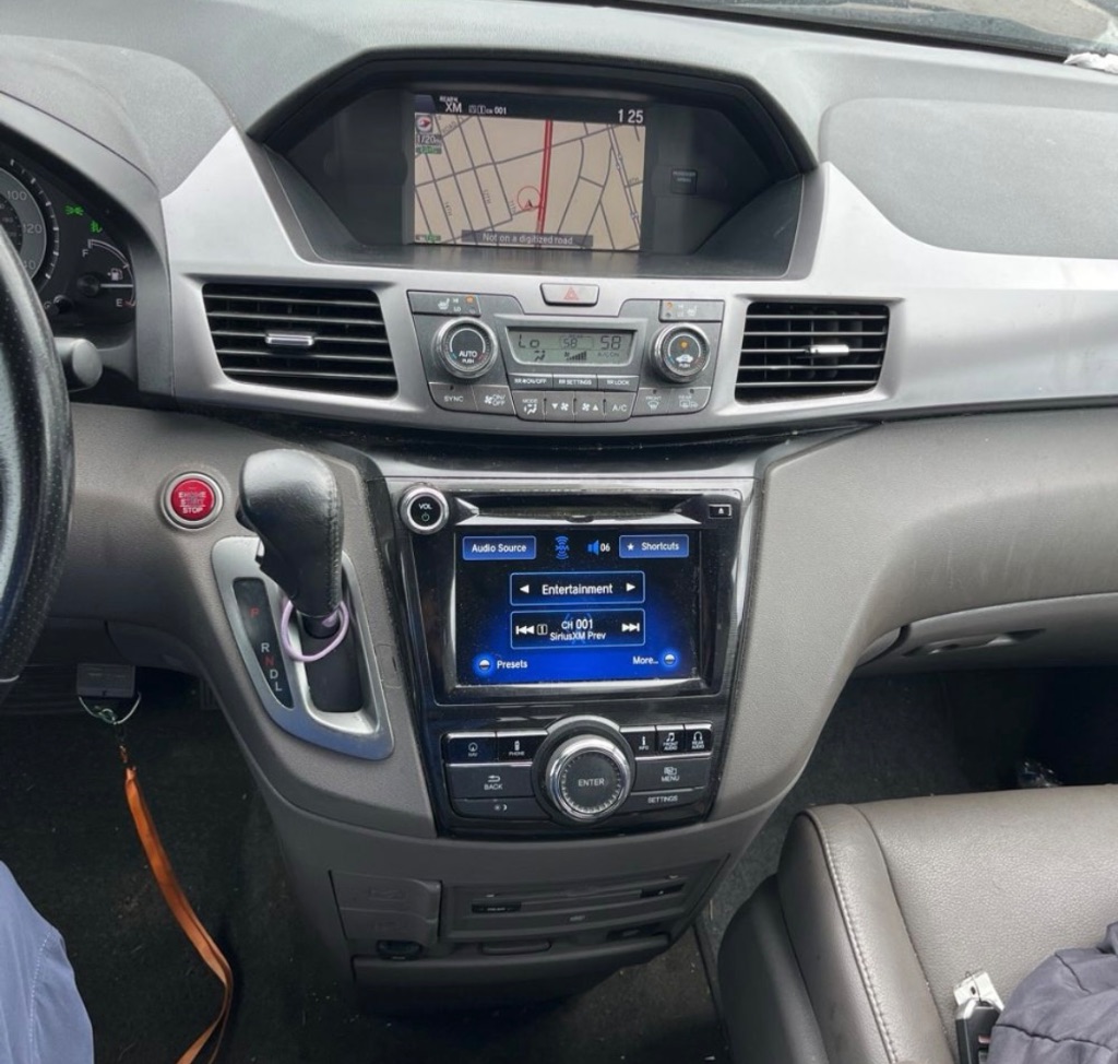 2014 Honda Odyssey Touring photo