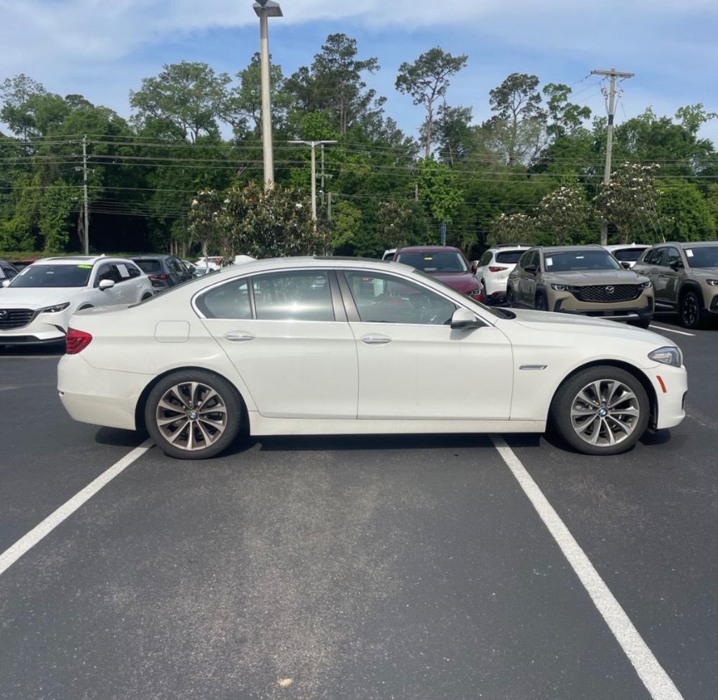 2016 BMW 5-Series 528i photo