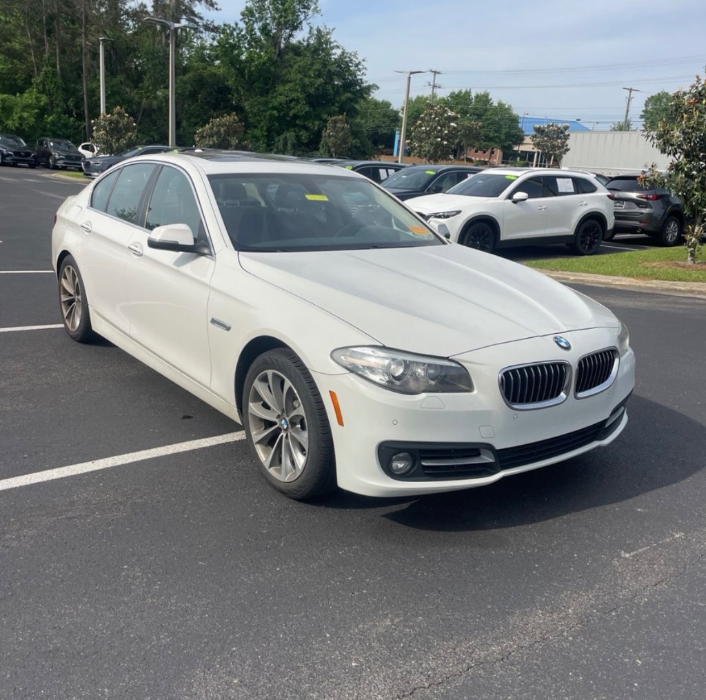 2016 BMW 5-Series 528i photo