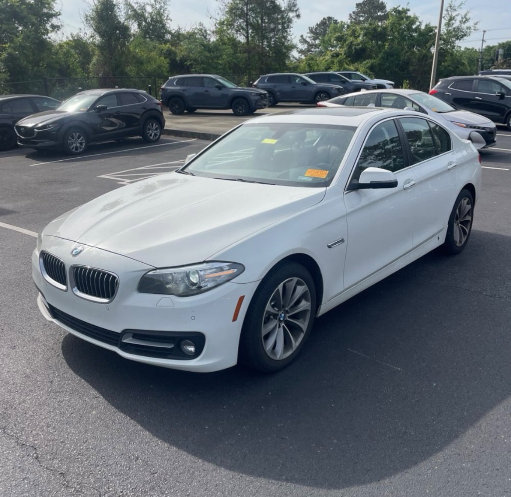 2016 BMW 5-Series 528i photo