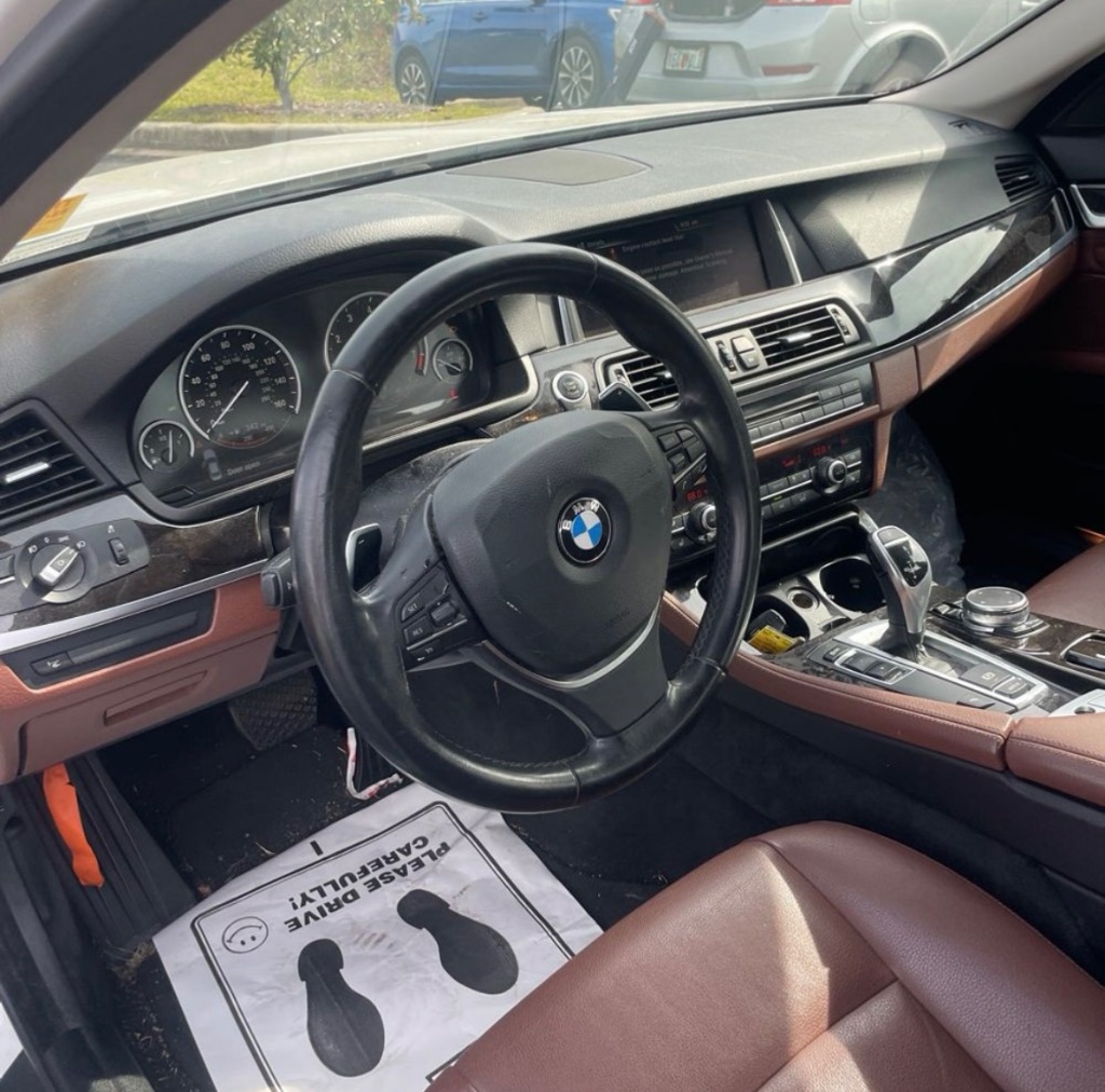2016 BMW 5-Series 528i photo