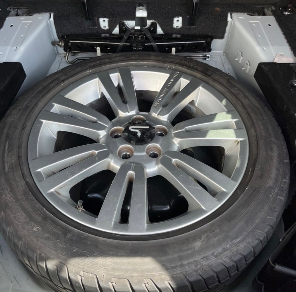 2011 Land Rover Range Rover HSE photo