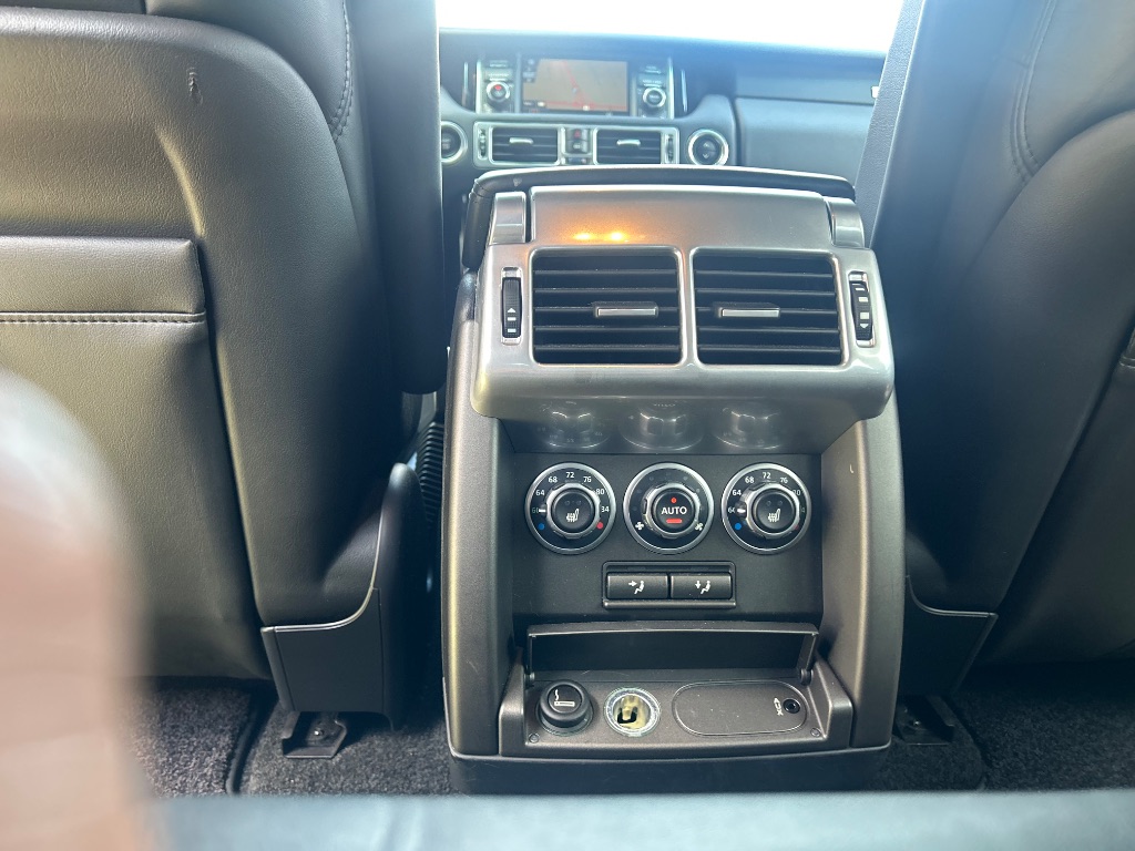 2011 Land Rover Range Rover HSE photo