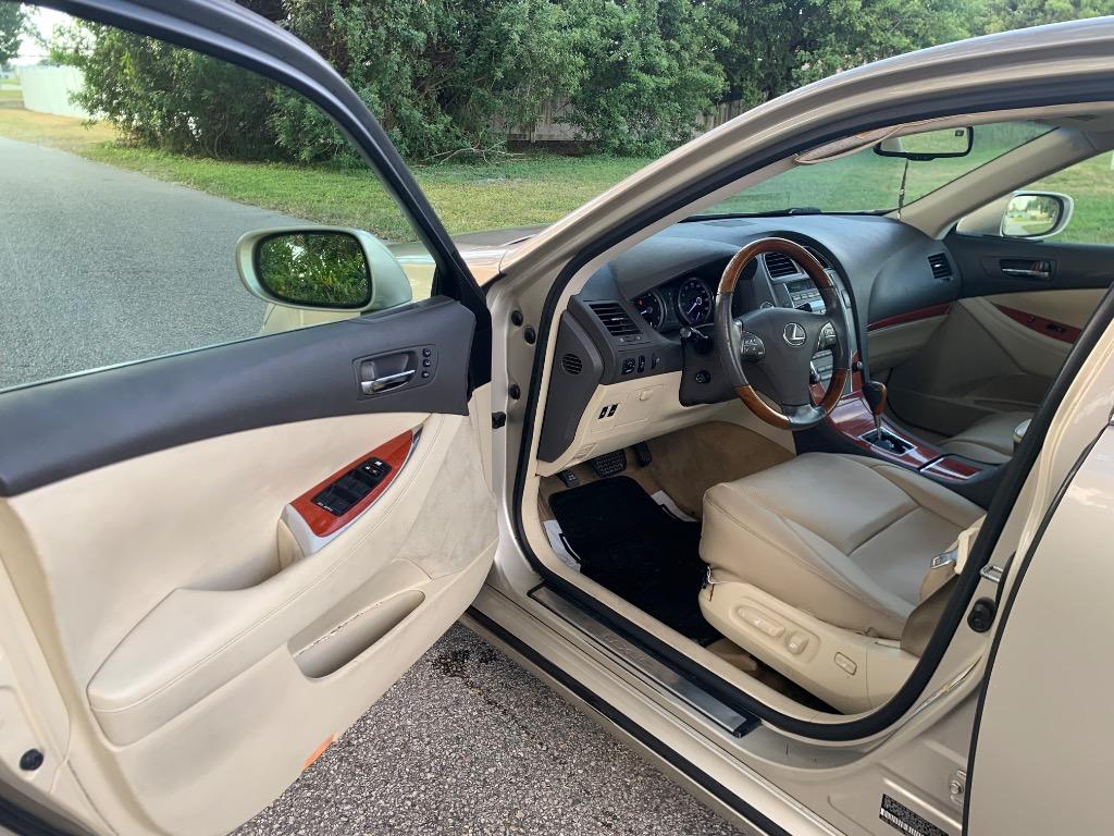 2010 Lexus ES - $5,400