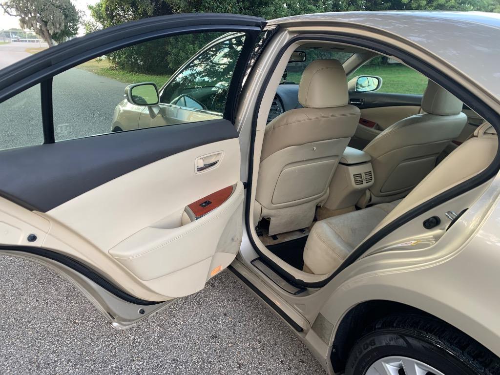 2010 Lexus ES - $5,400